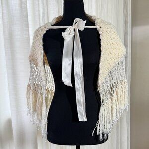 Vintage 60's crocheted shawl, cream, soft chunky yarn knit, lattice & fringe, Sm